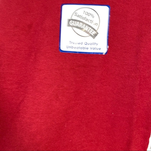 Red tshirt - Picture 4 of 5